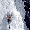 Wspinaczka na Uszbijskim lodospadzie - fot. Marian Bała